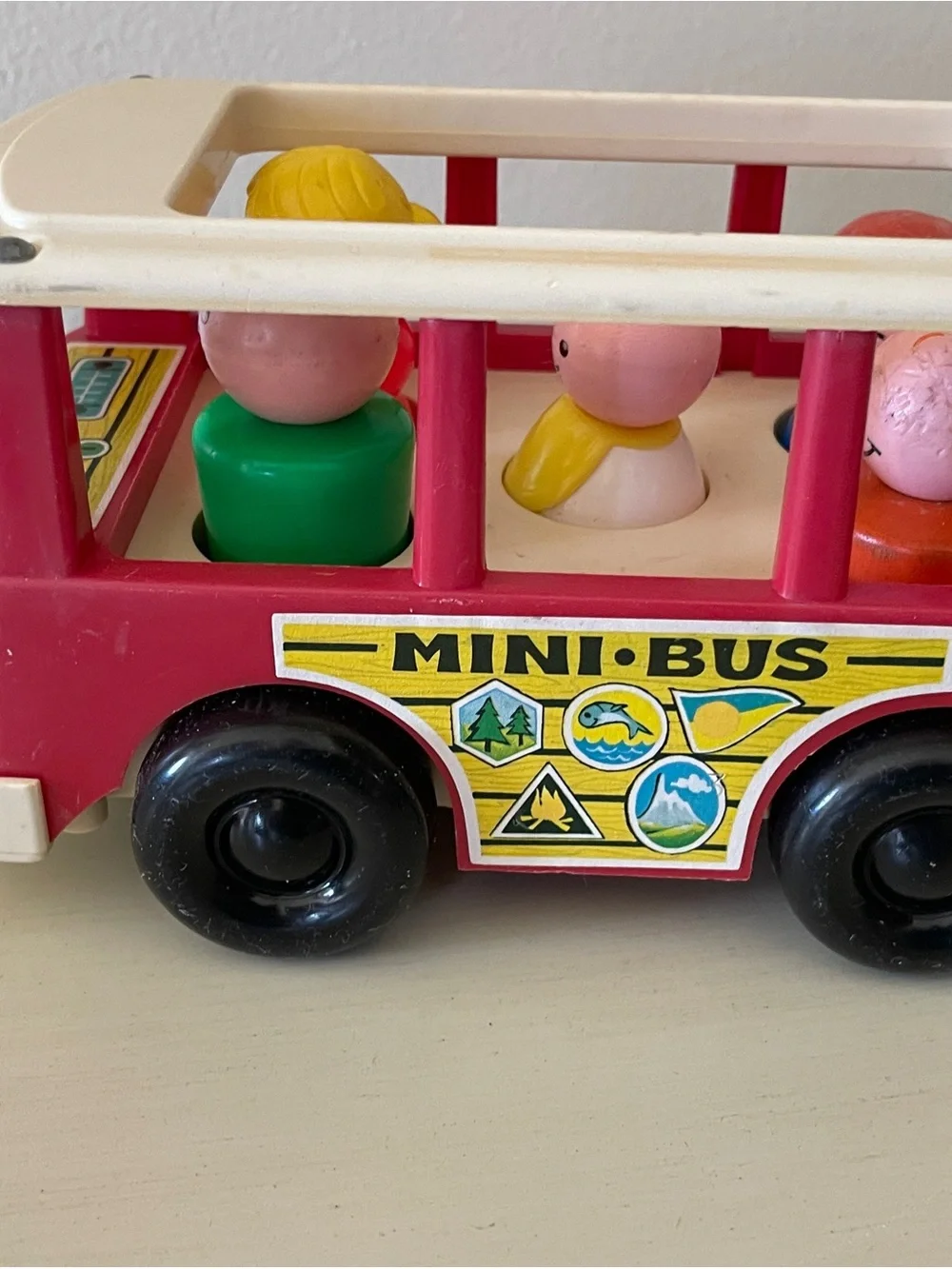 Vintage Fisher Price Play Family Mini Bus and Little People #141 1977-81 Version